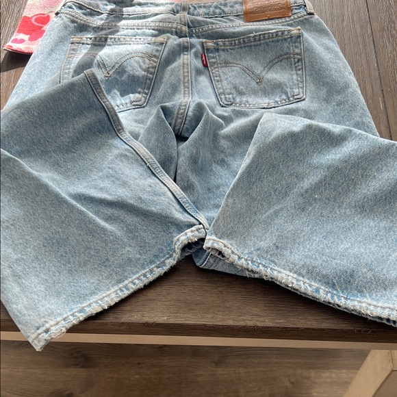 Levi's Women's Sky Blue Low rise loose fit Jeans - Picture 5 of 7